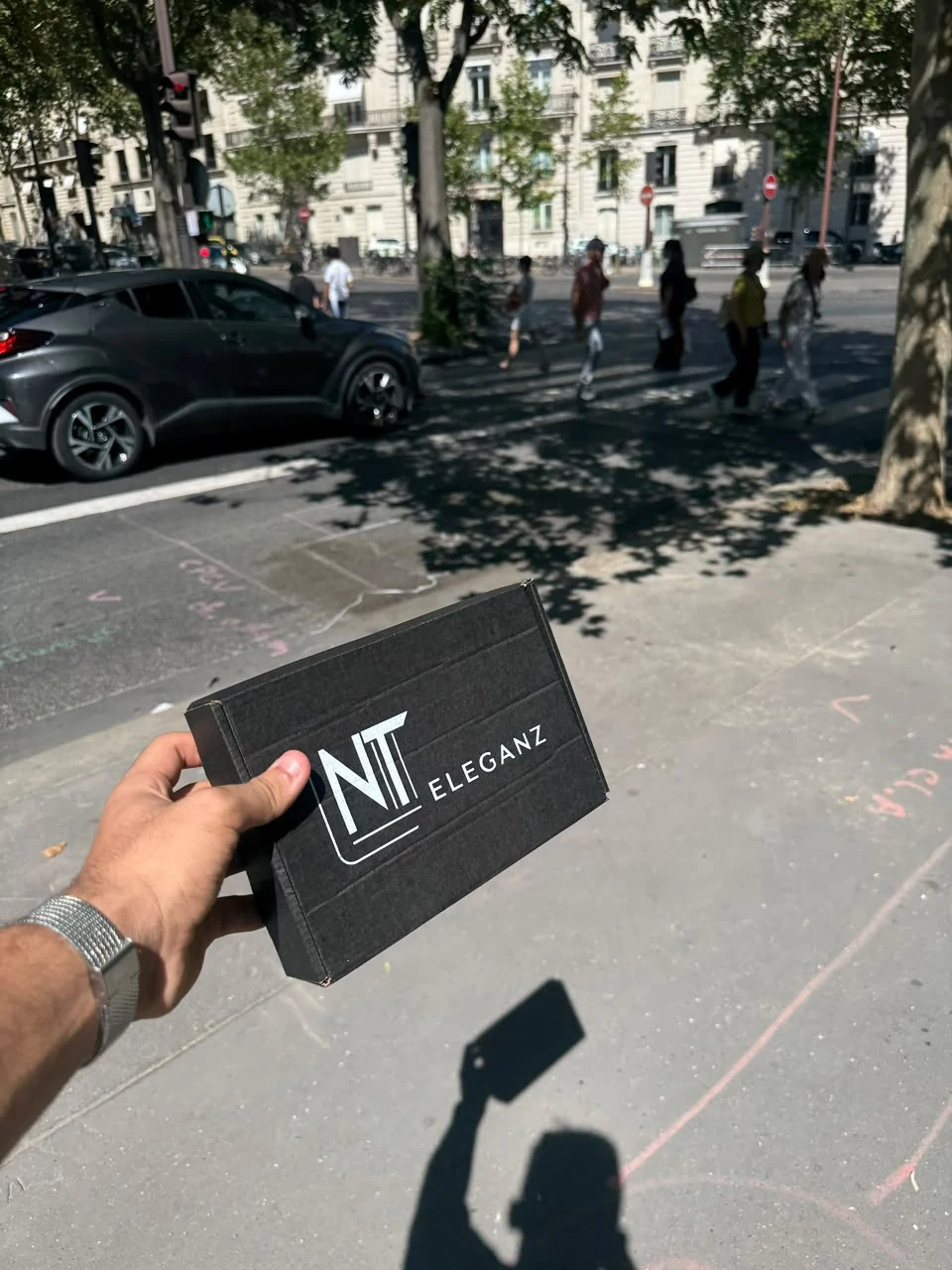 NT Eleganz pelas ruas de Paris